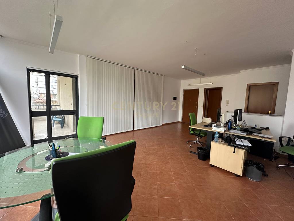 Jepet apartament per zyre stadiumi Dinamo