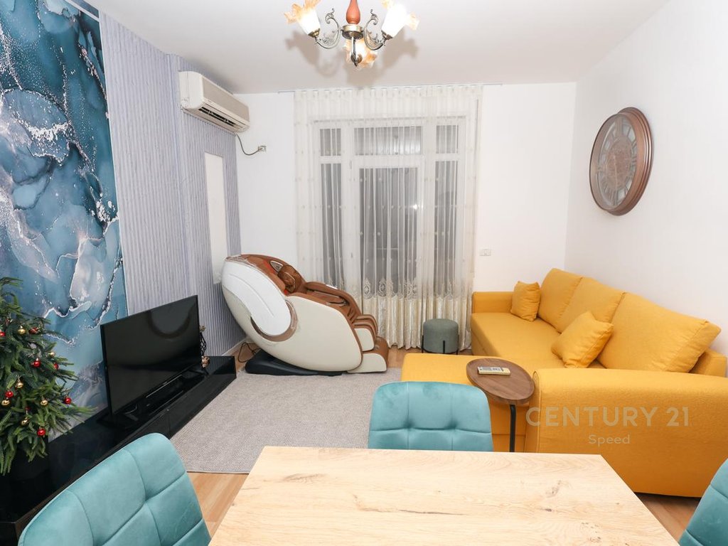 Apartament 2+1 me Qira tek Kopshti Botanik Zoologjik!