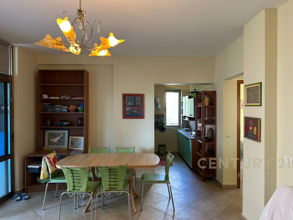 SHITET APARTAMENT 2+1 NE GOLEM 50 METRA LARG DETIT !!!