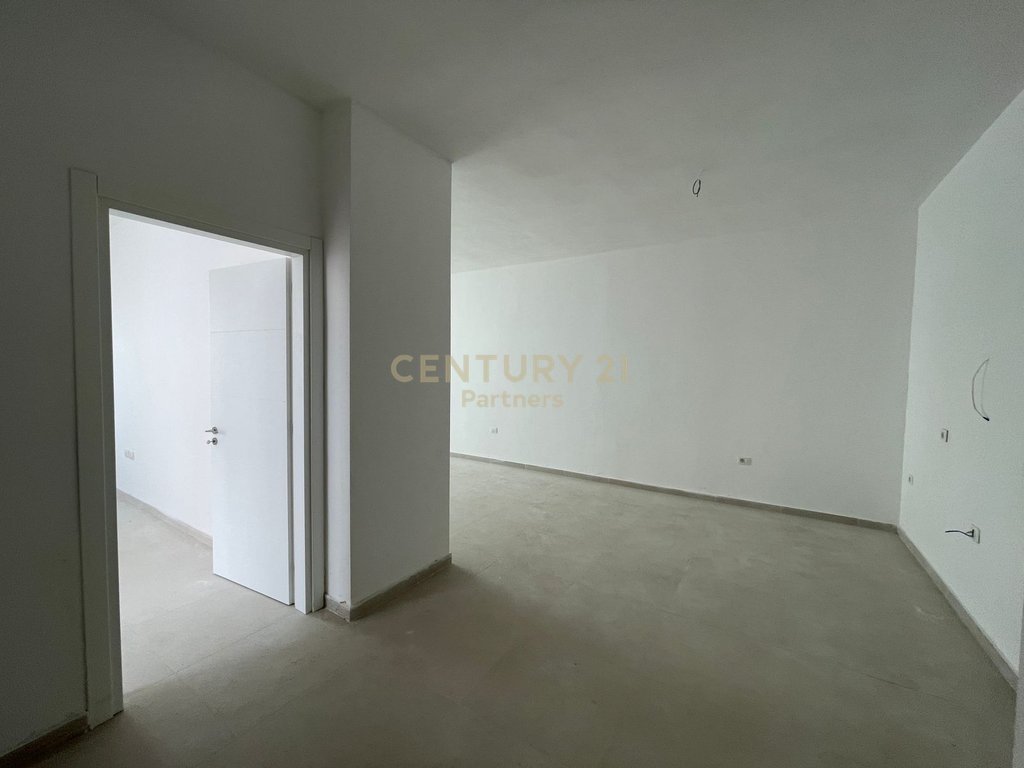 SHITET APARTAMENT 2+1 TEK KOMPLEKSI TUDAS-ASTIR