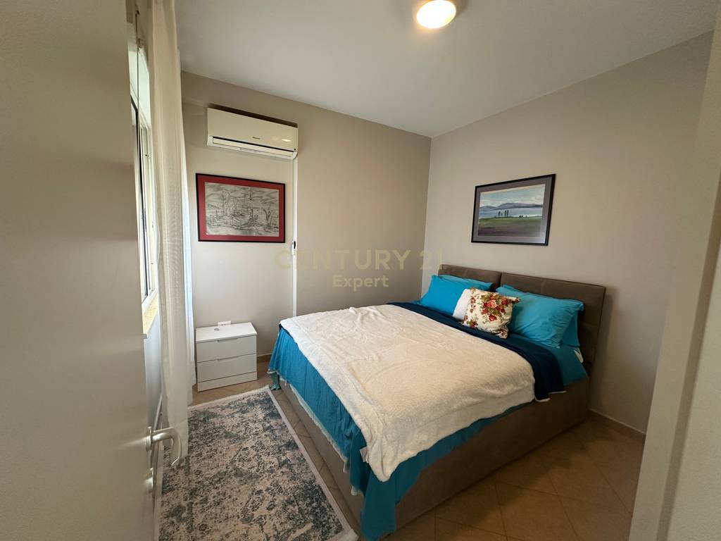 Shitet apartament 2+1  vije e pare Qerret
