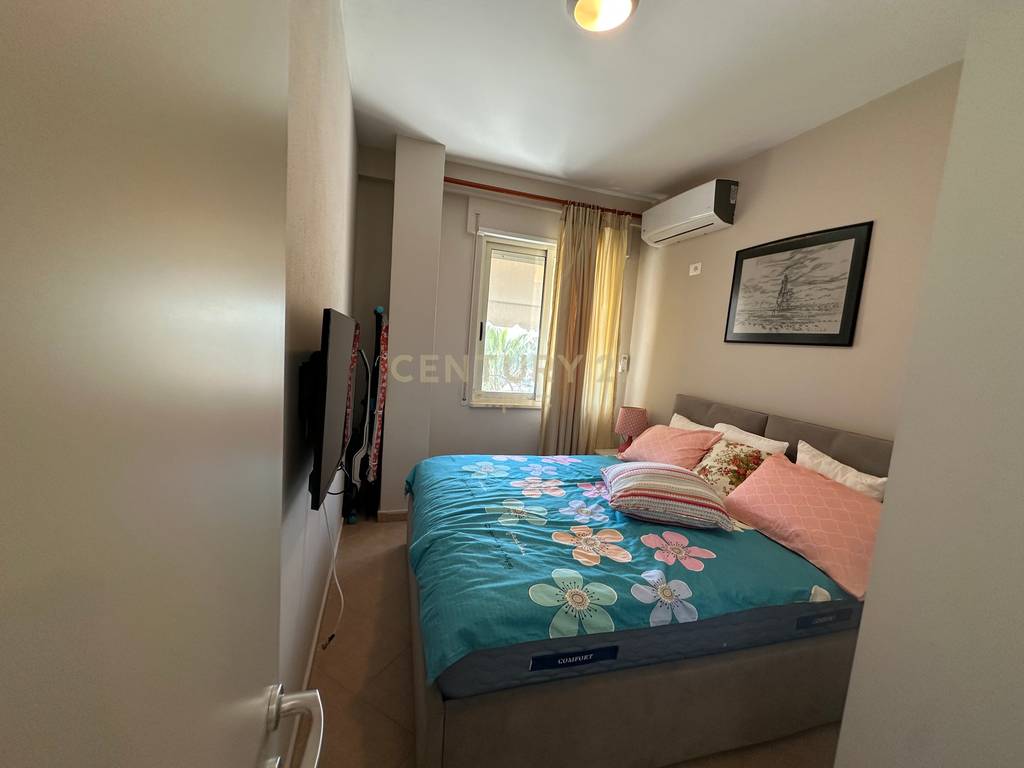 Shitet apartament 2+1  vije e pare Qerret