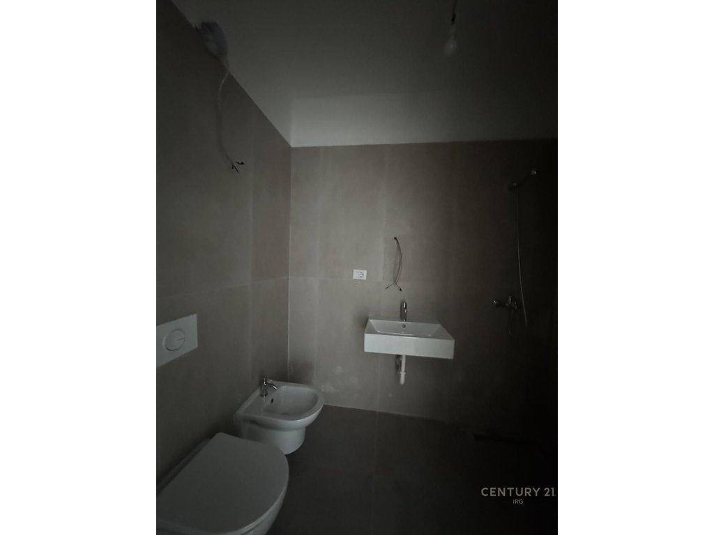 SHESIM APARTMENT 1+1 PLUS POST PARKIMI, UNIVERS CITY-QTU!
