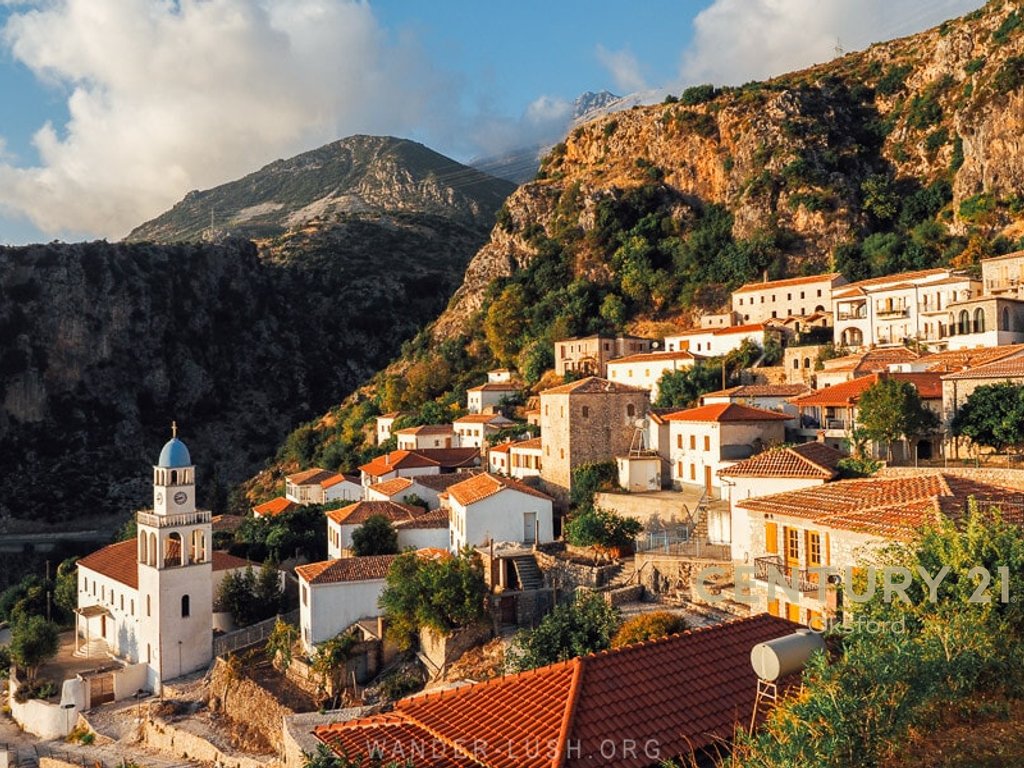 SHTEPI TRADICIONALE DYKATESHE
PER SHITJE NE DHERMI