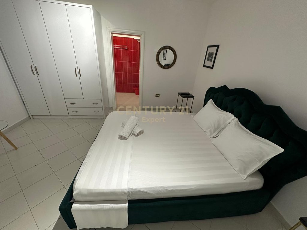 Apartament 1+1+post parkimi per qira në Vlorë