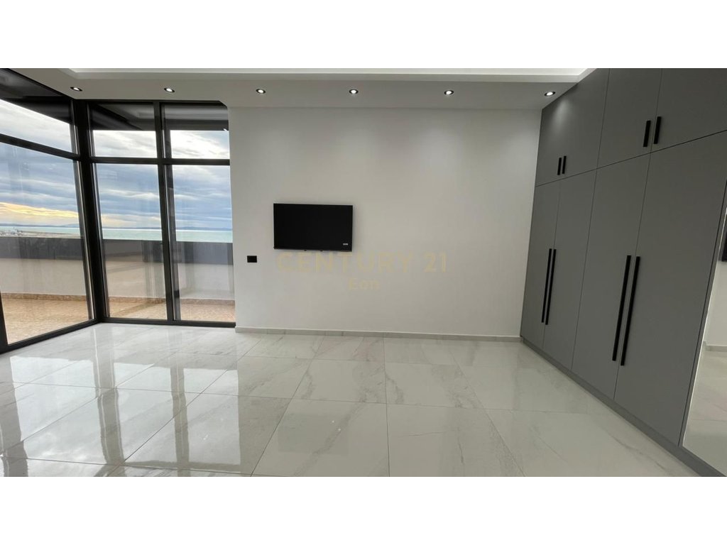 SHITET SUPER APARTAMENT 2+1+2 ME PAMJE DETI NE VOLLGA, DURRES !!