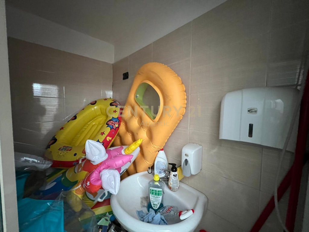 Ambient Komercial 1+1 Me Qira në Plepa, Durrës - 700€ | 181 m²