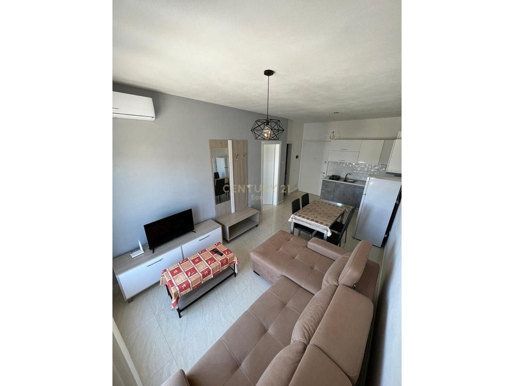 Apartament 1+1 Me Qira në Golem !