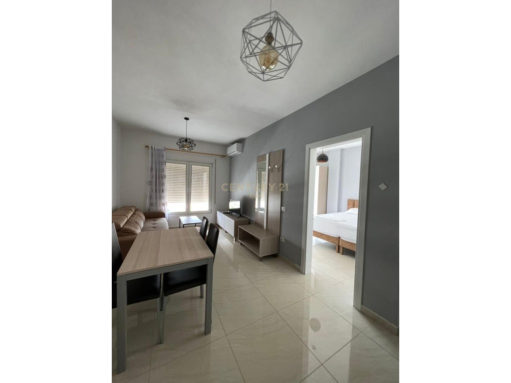 Apartament 1+1 Me Qira në Golem !