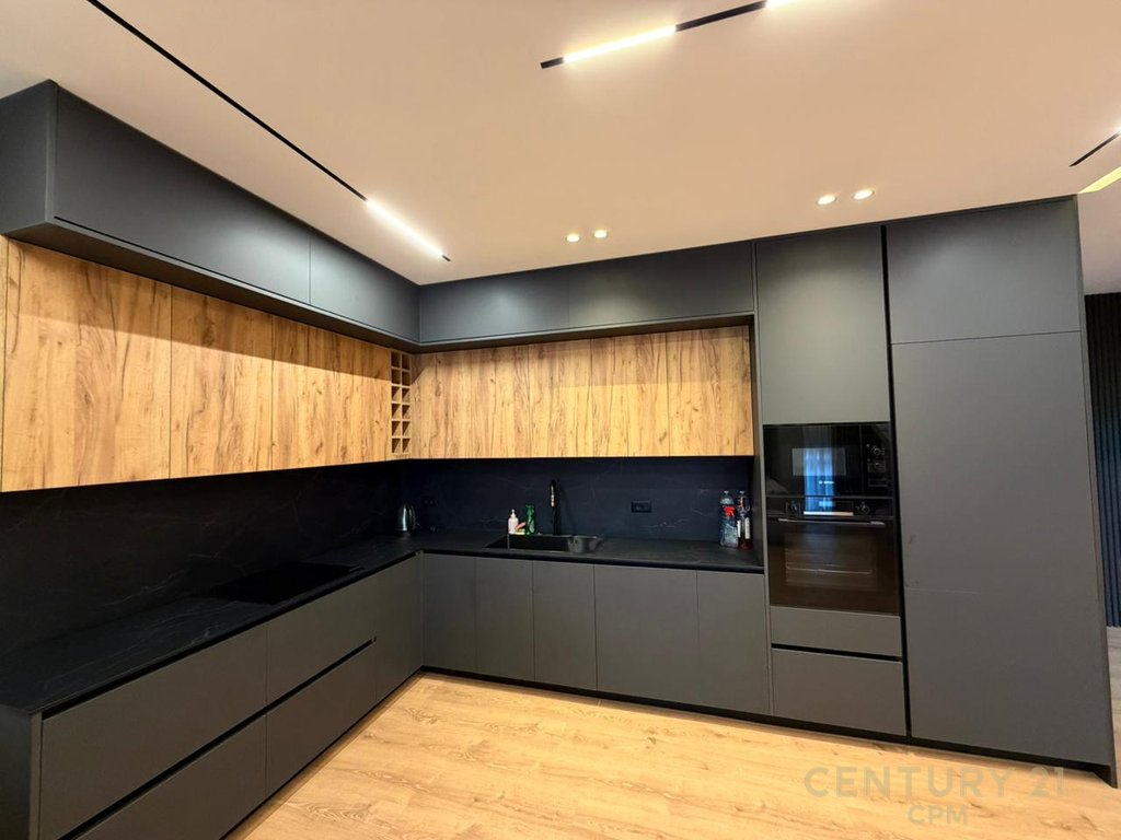 Penthouse luksoz për shitje tek Rose Garden Residence, pranë Qendrës Tregtare TEG – Tiranë