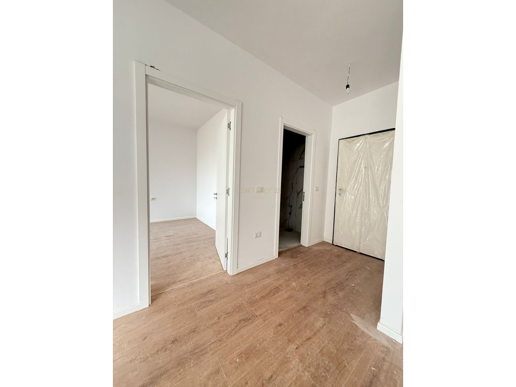 Shitet Apartament 1+1 pranë “Lungomere 1”