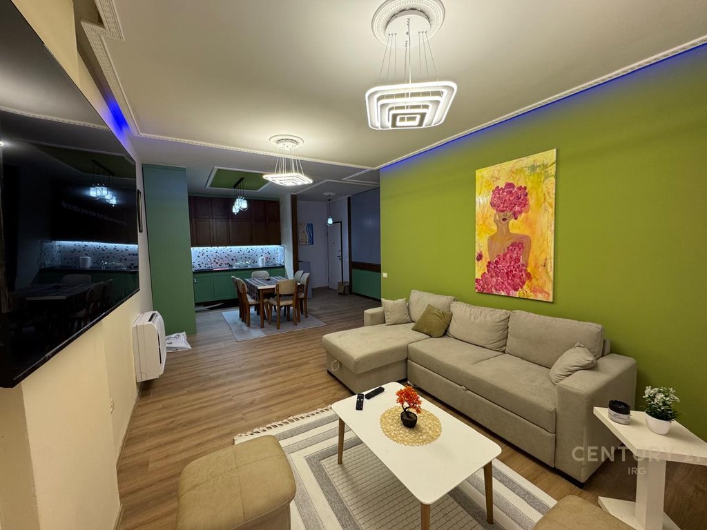 JEPET ME QIRA APARTAMENT  TEK LIQENI THATE!