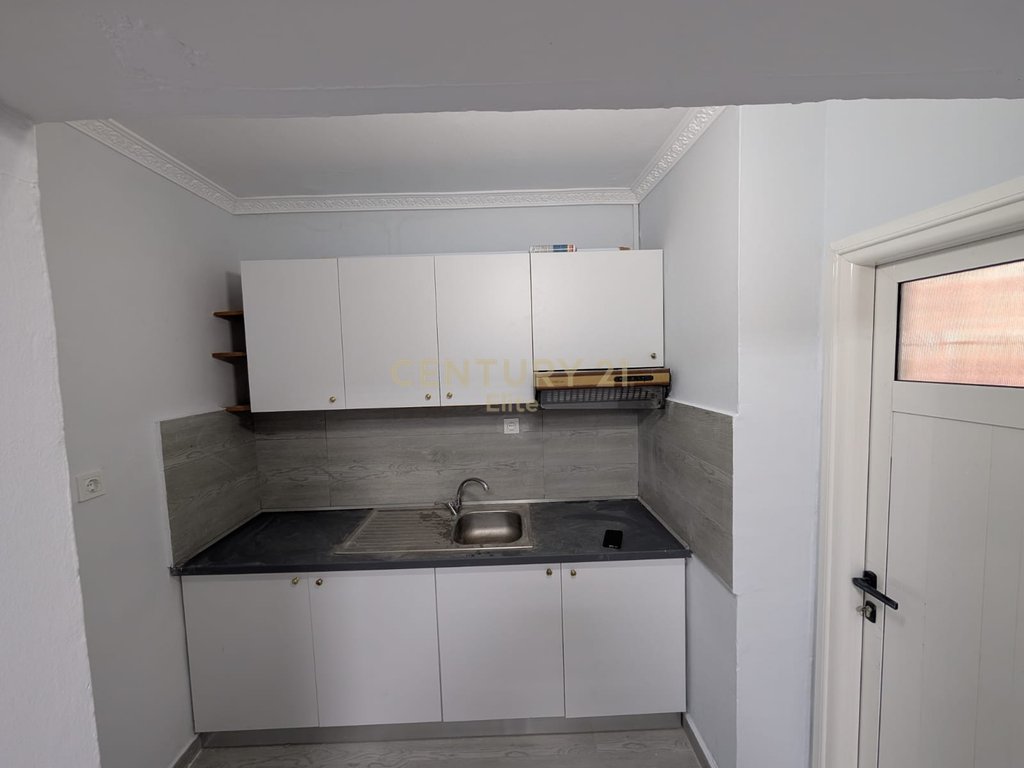 JEPET ME QIRA APARTAMENT 2+1 PËR ZYRA PRANË DIPLOMAT 2