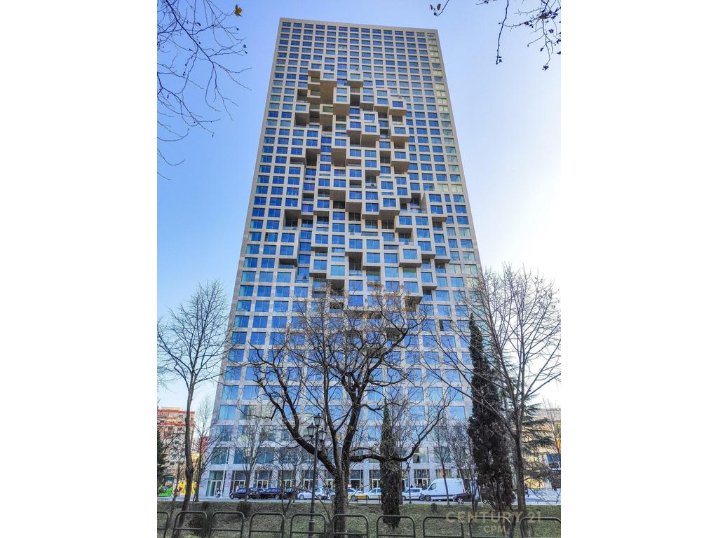 Ambient komercial per shitje  tek Downtown One!