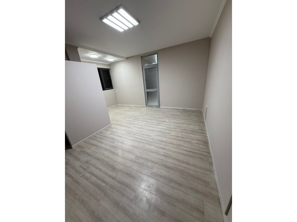 Ambient Komercial   Me Qira në Rruga e Elbasanit, Prane Xhamise Sauk, Tiranë -
