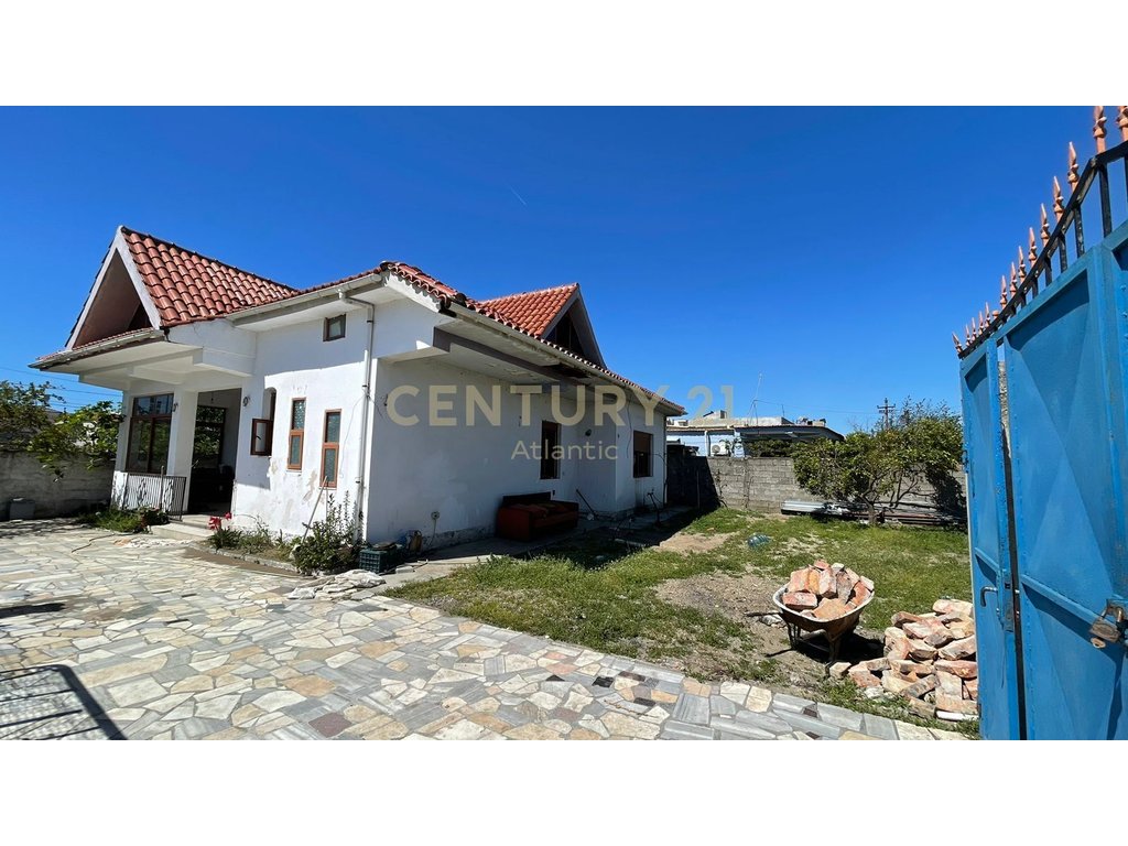 Shitet Shtëpi Private Buzë Rrugës — Shkozet–Plepa, Durrës