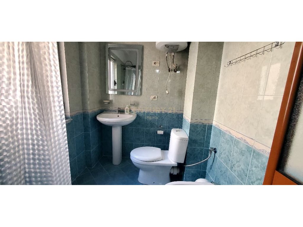 Jepet me qira apartament 3+1+2 afer Restorant Freskut