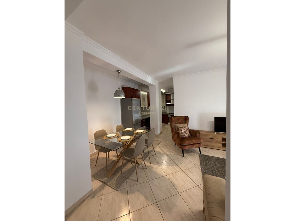 JEPET ME QIRA APARTAMENT 2+1+2 PERBALLE  SPAK-UT,  STATCIONI I TRENIT!