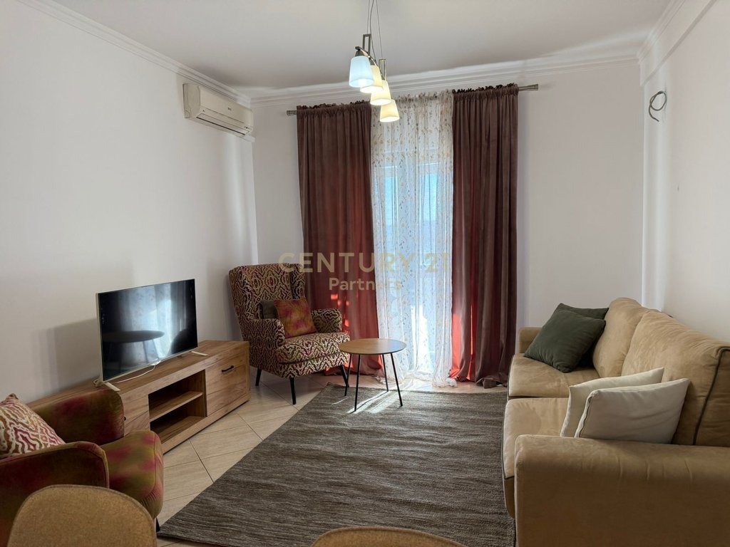 JEPET ME QIRA APARTAMENT 2+1+2 PERBALLE  SPAK-UT,  STATCIONI I TRENIT!