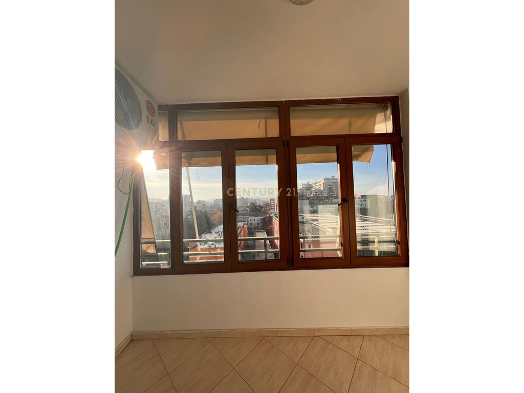JEPET ME QIRA APARTAMENT 2+1+2 PERBALLE  SPAK-UT,  STATCIONI I TRENIT!