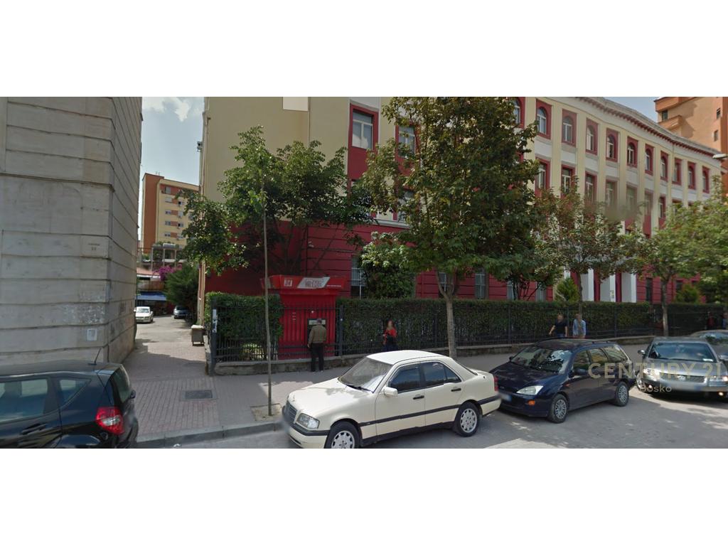 ME QIRA APARTAMENT 1+1 PER ZYRE PRANE BULEVARDIT ZOGU I PARE