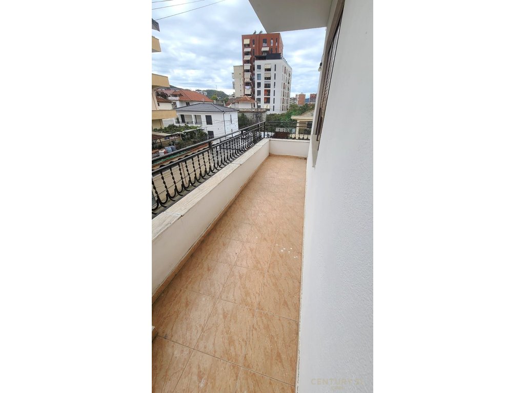 Hapësirë multifunksionale  Me Qira te Globe, Tiranë - 3200€ | 600 m²