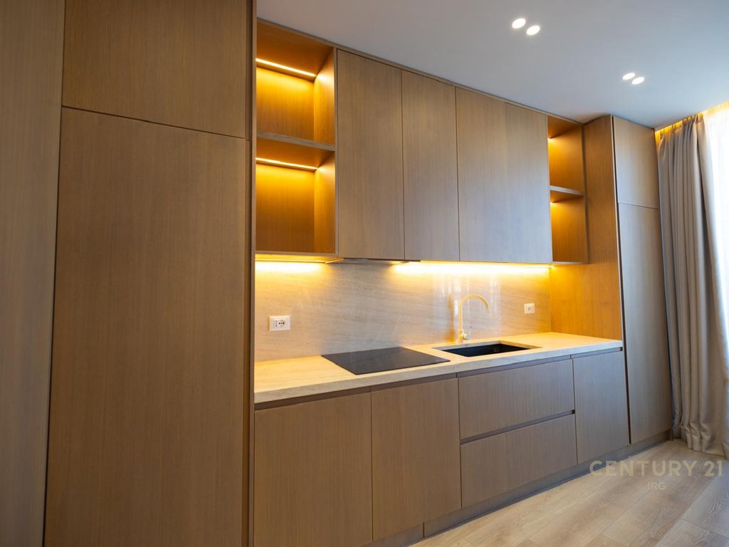 LAKE VIEW, SHITET APARTAMENT I SHTRIRE NE GJITHE KATIN !