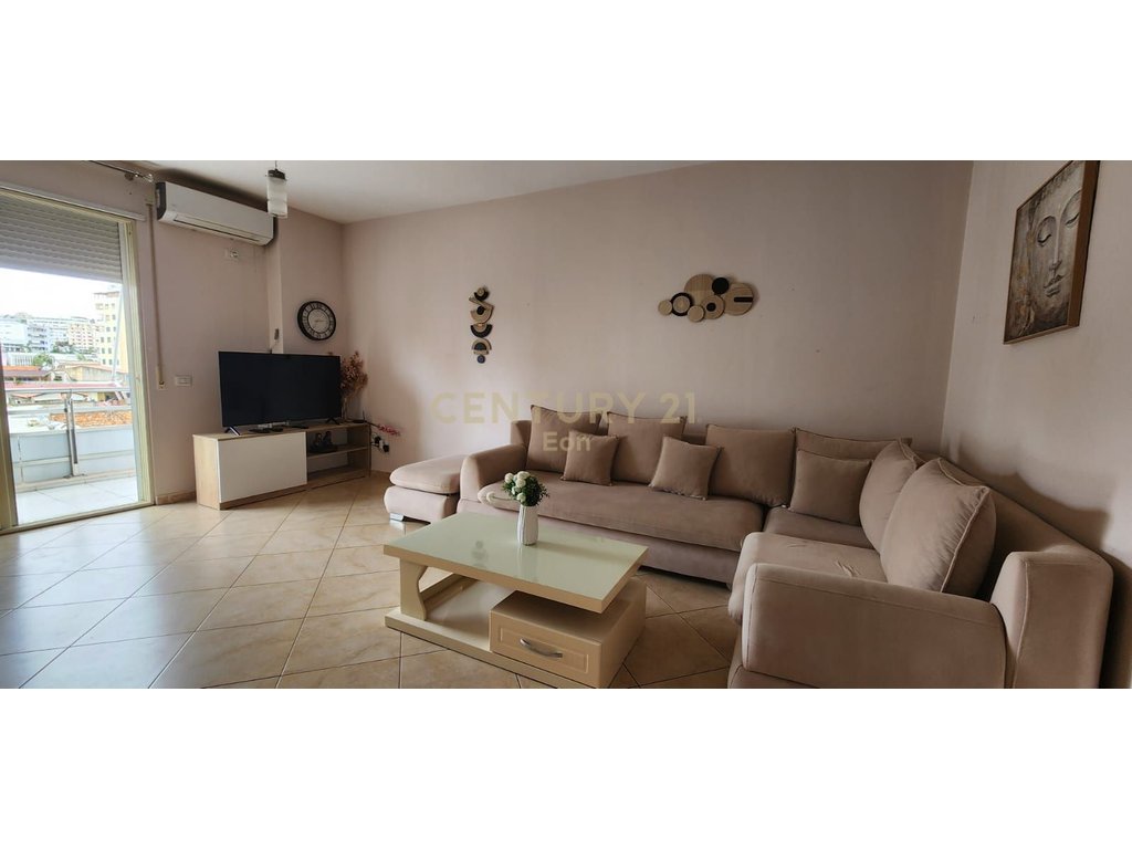JEPET ME QERA APARTAMENT 3+1+2 PRANE PORTIT !