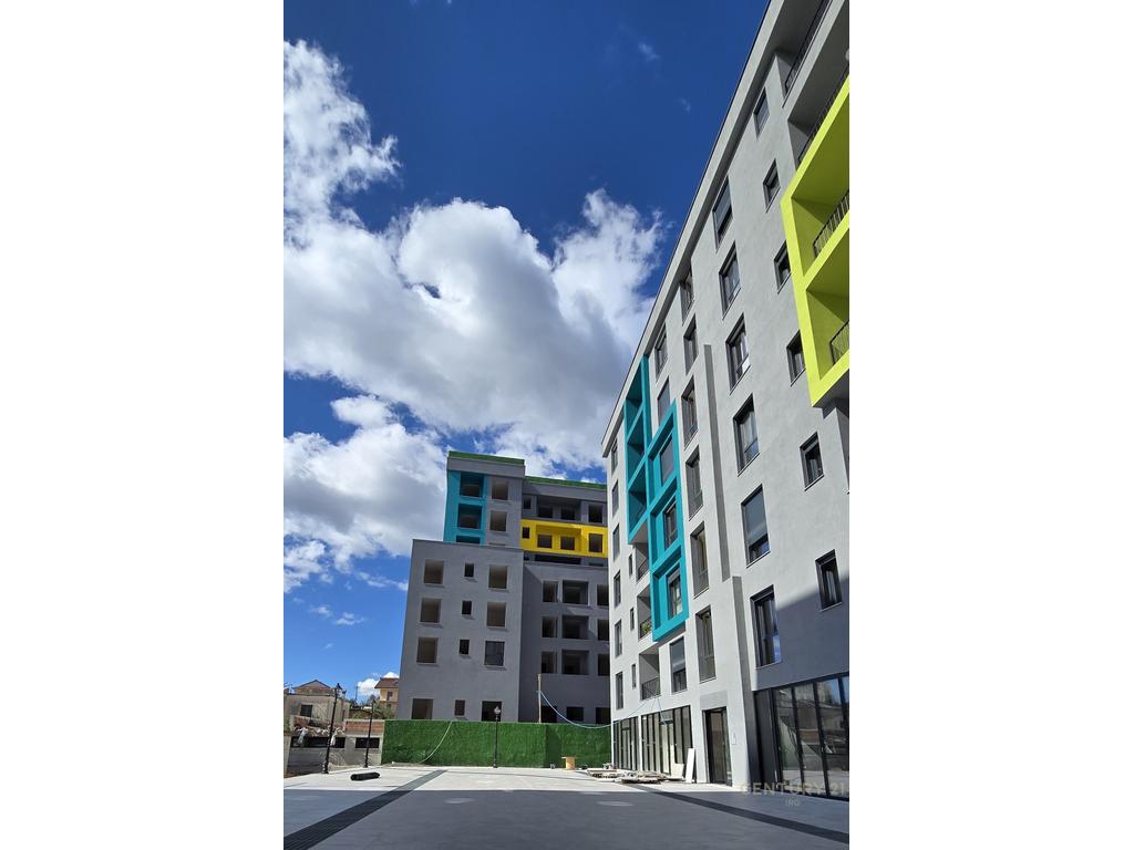 APARTAMENT 1+1 NE UNAZEN E RE PASKUQAN!