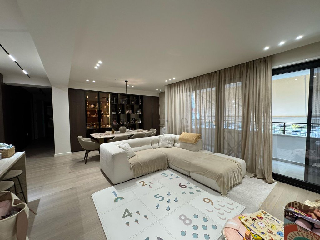 Apartament 2+1+2 luksoz & Post Parkimi te Rezidenca Kodra e Diellit!