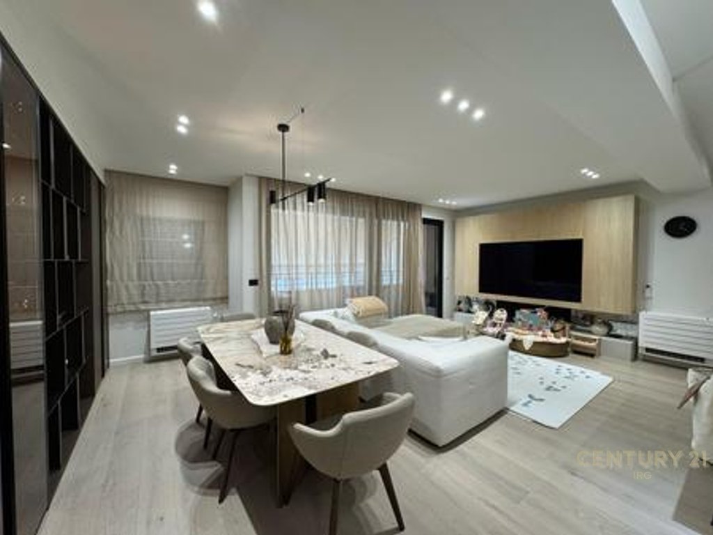 Apartament 2+1+2 luksoz & Post Parkimi te Rezidenca Kodra e Diellit!