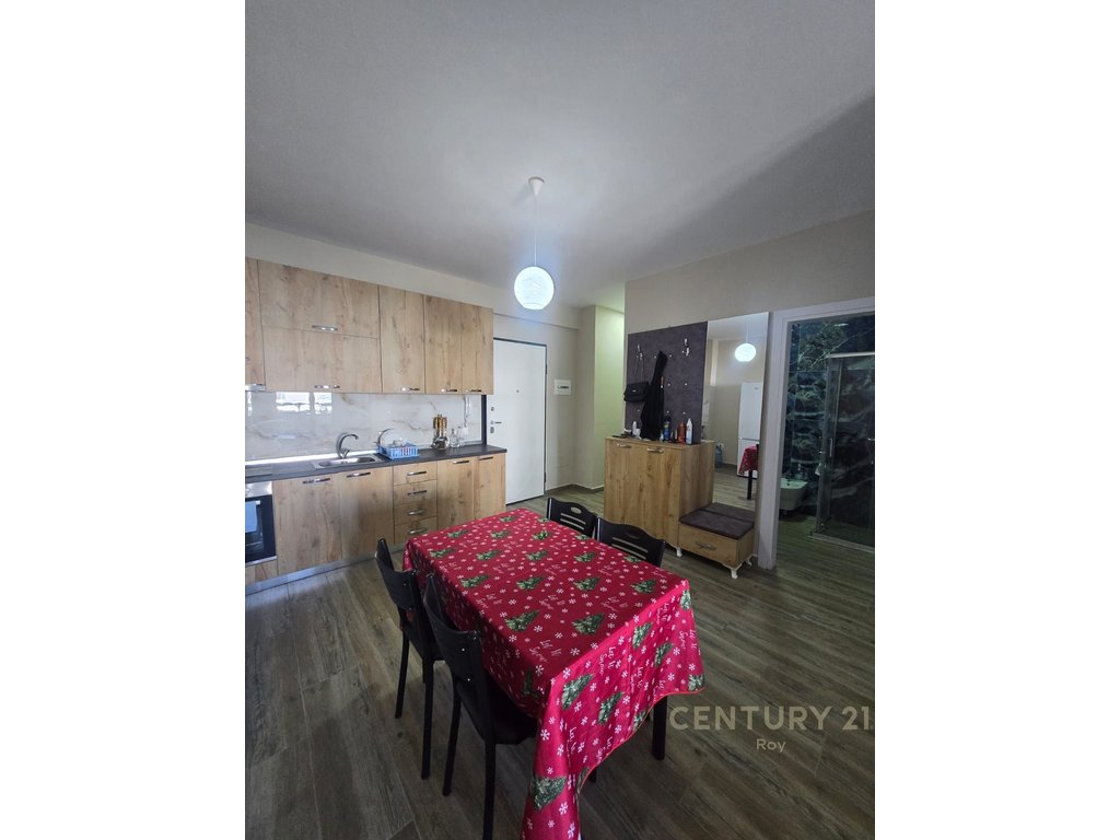 SHITET APARTAMENT 1+1 TE MALI I ROBIT !