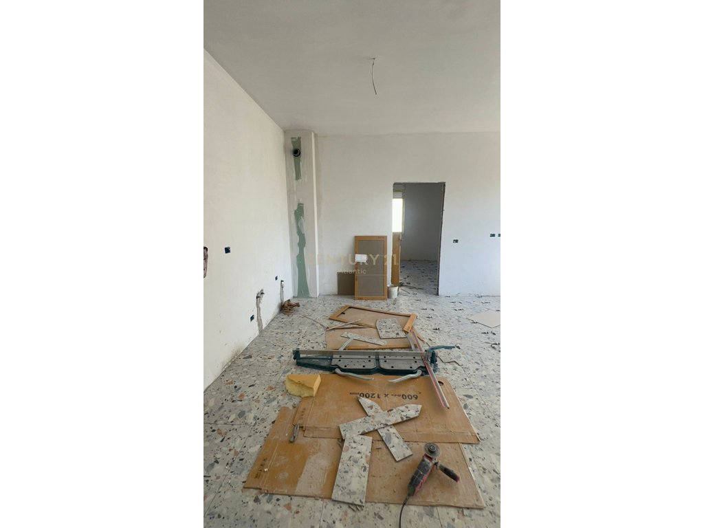 Apartament me lokacion fantastik dhe pamje deti 1+1+ballkon Për Shitje në Golem, Durrës -129,195| 78.3m²