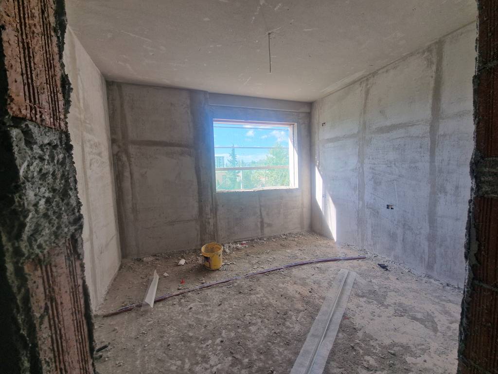 Shitet Apartament 1+1 në Paskuqan!!  1000 Euro/M2