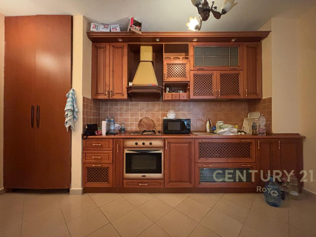 APARTAMENT PER QIRA PRANE DETIT NE GOLEM!