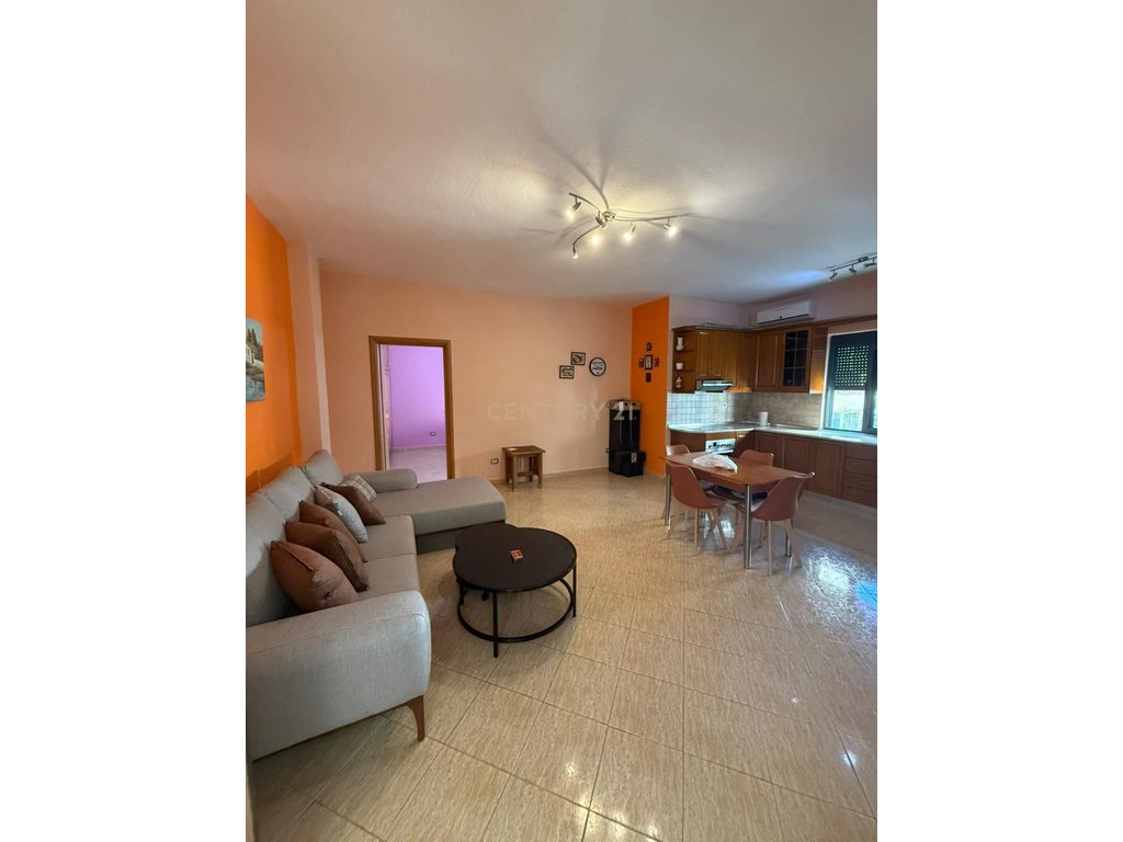 Jepet me Qera  apartament 1+1  në Plazh Iliria, Durrës