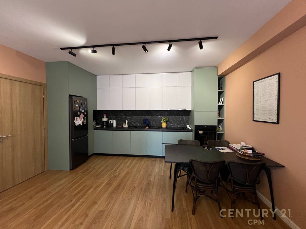 Apartament 2+1 per qira tek Rr. Barrikadave!