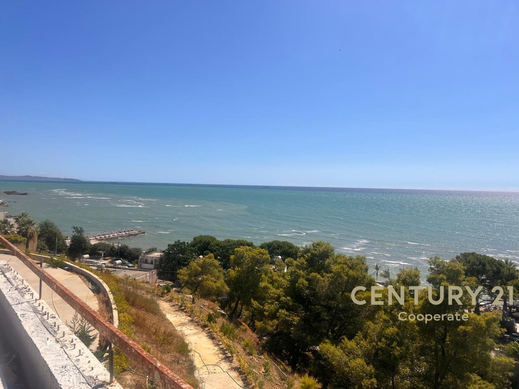 SHESIM APARTAMENT 3+1 NE DURRES PAMJE DETI ORIENTIMI PERENDIM