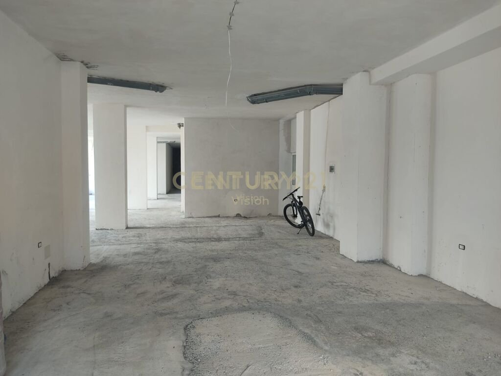 Ambient biznesi me qira afër Rruges se Gjanë, Shkodër  | 151 m²