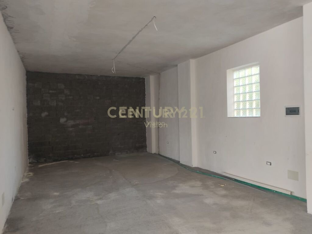 Ambient biznesi me qira afër Rruges se Gjanë, Shkodër  | 151 m²