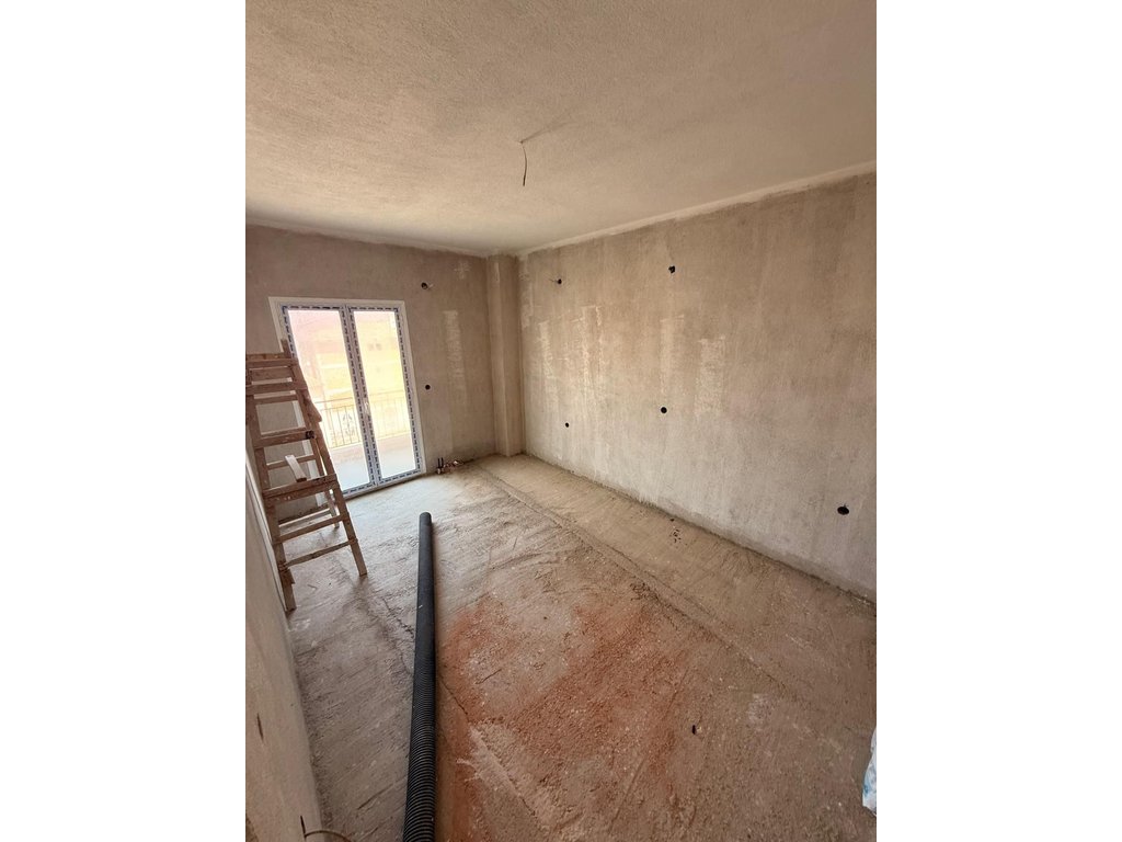 MUNDËSI UNIKE NË POGRADEC – APARTAMENT ME PAMJE NGA LIQENI!!!!