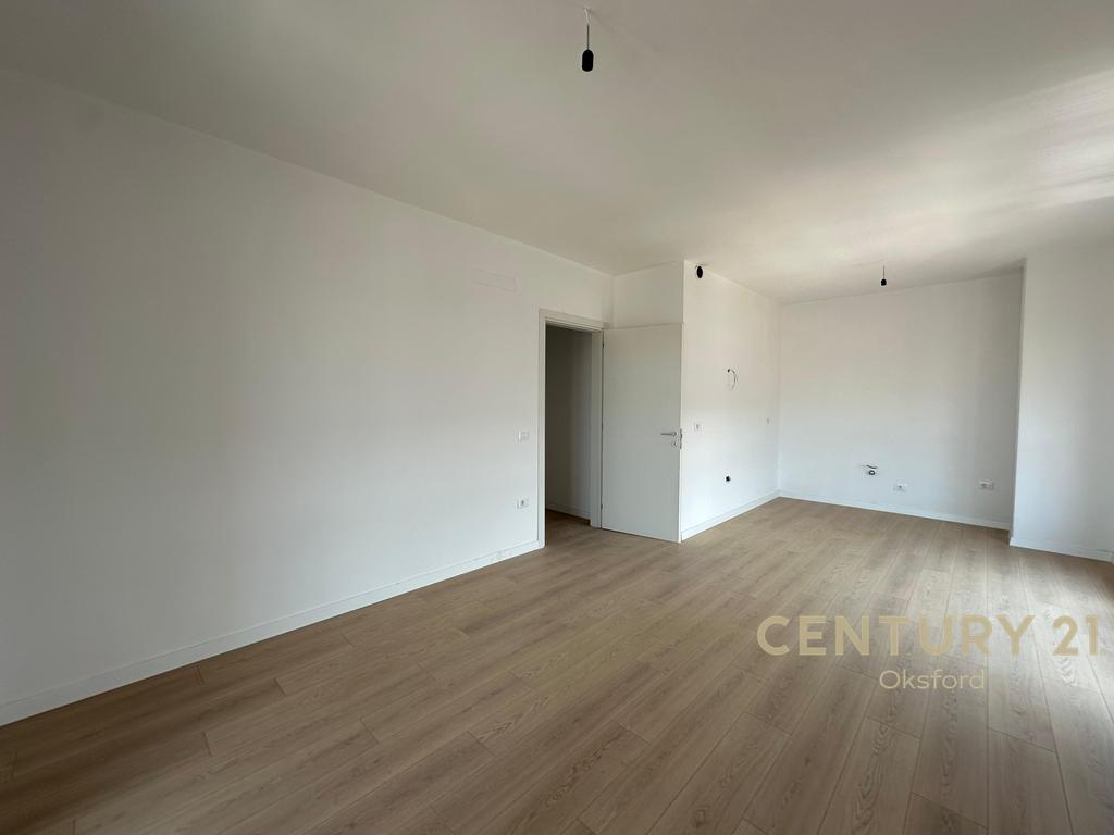 SHITET APARTAMENT 3+1+2, TEK KOMUNA E PARISIT!