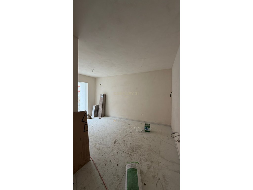 SHITET APARTAMENT 1+1 ME OBORR, TEK REZIDENCA EON NE GOLEM !