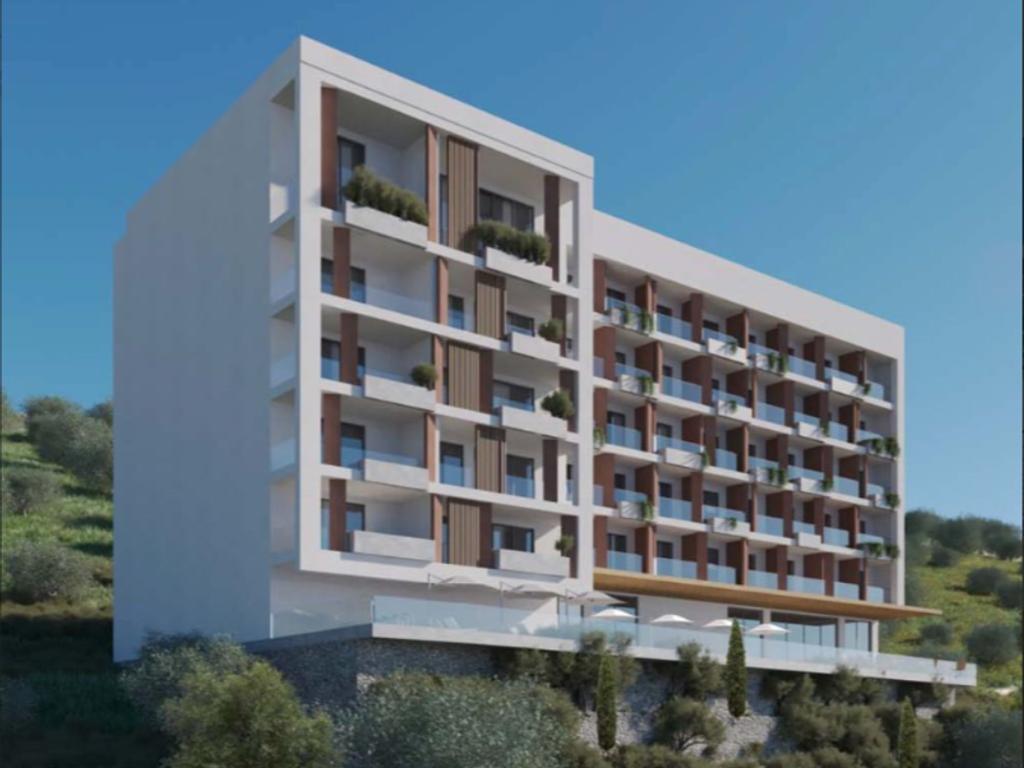 SARANDE, SHESIM APARTAMENT ME PAMJE PANORAMIKE NGA DETI