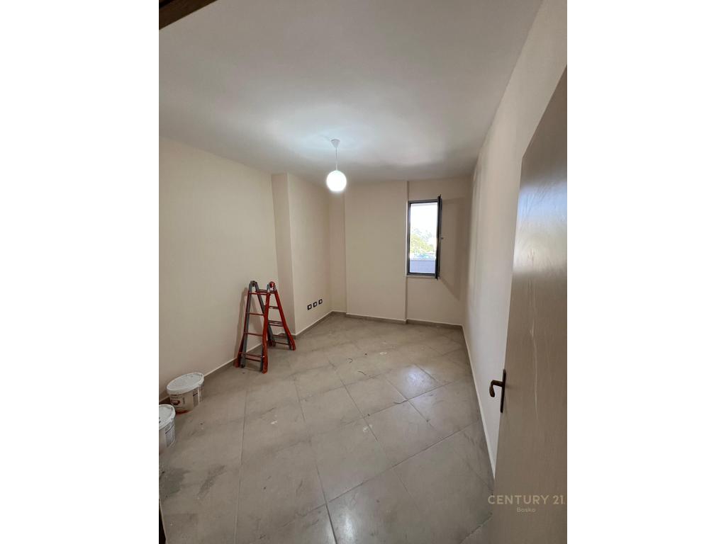 Shitet apartament 2+1, ne Shengjin !