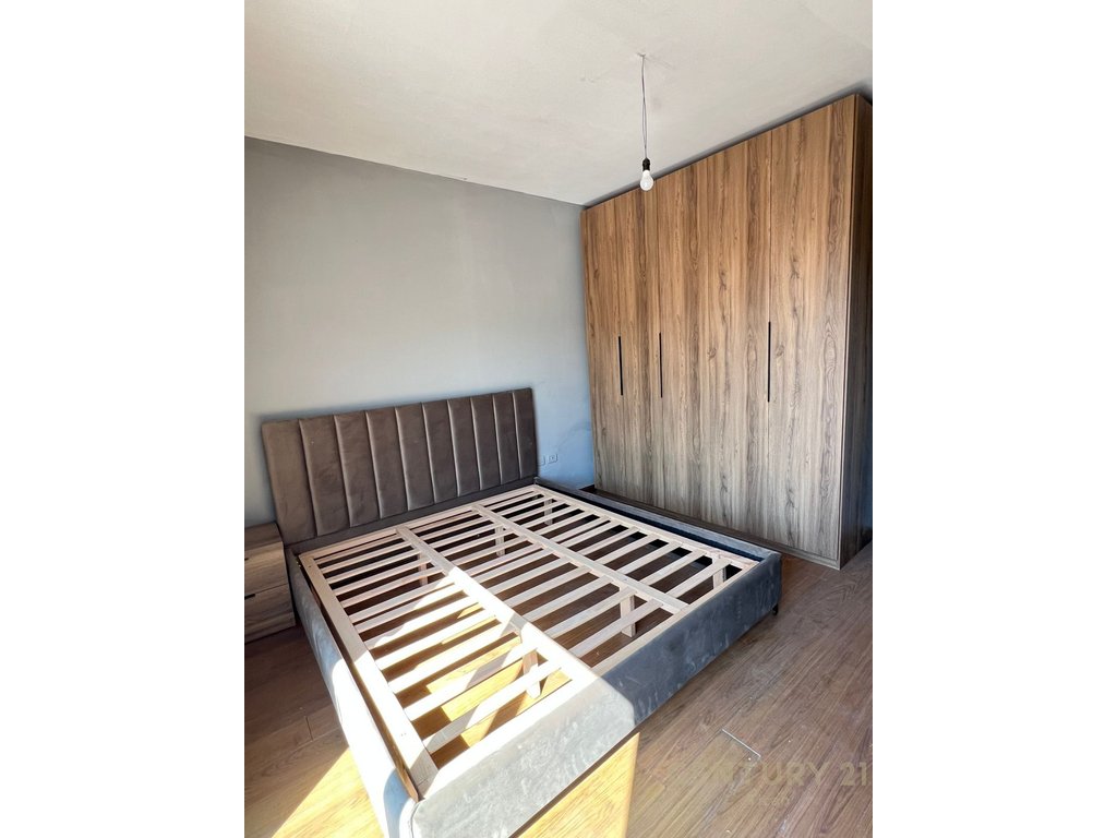 Apartament 2+1 + verande per shitje !