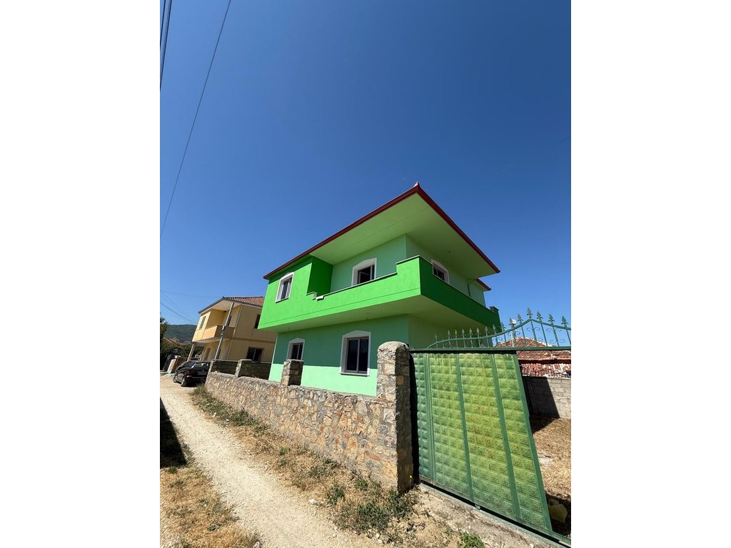 VILË 2 KATËSHE PËR SHITJE NË BUÇIMAS, POGRADEC!!!