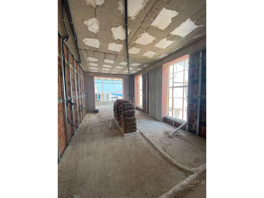 SHITET APARTAMENT 1+1 SARANDE !