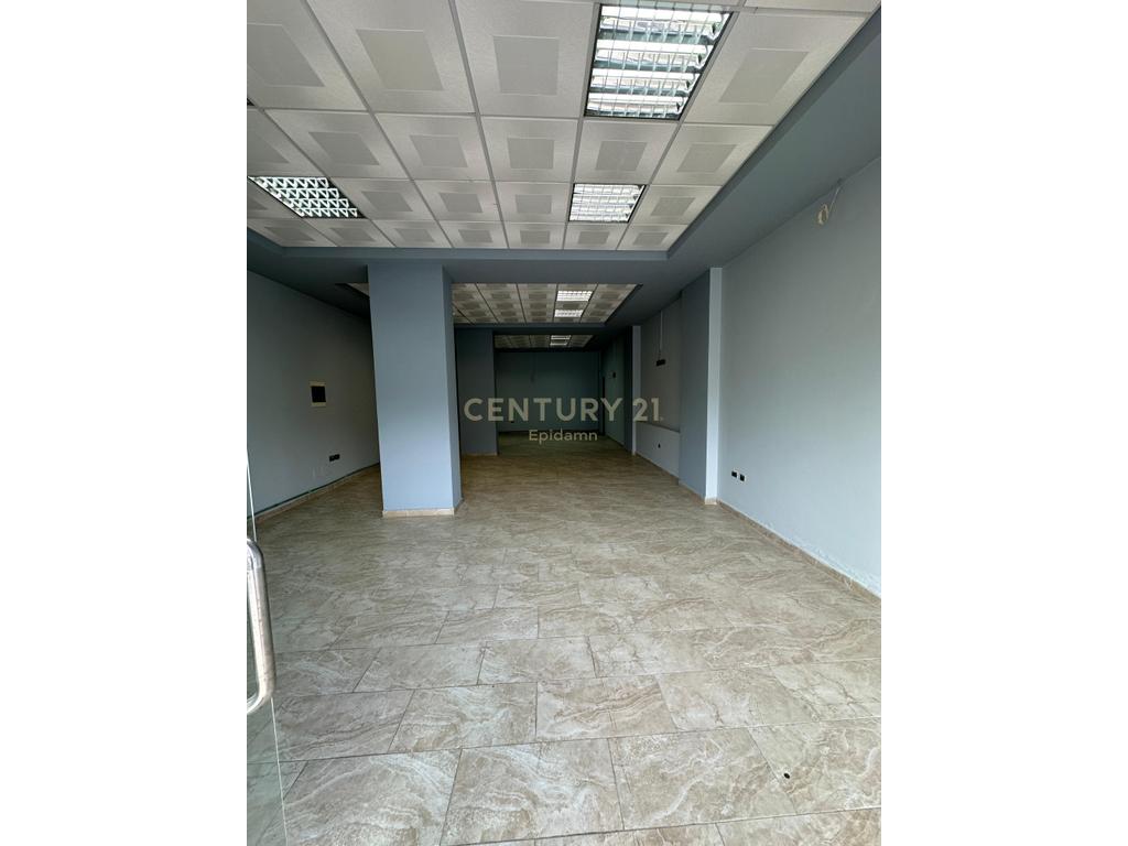 Ambient komercial për qira tek  Lagjia e Re, Durrës   400€ | 90 m²