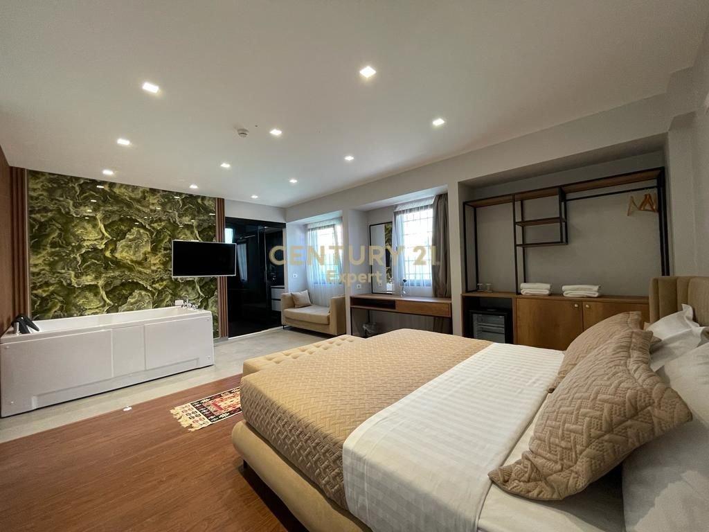 JAPIM ME QIRA HOTEL PRANË HIPOTEKËS, TIRANË!